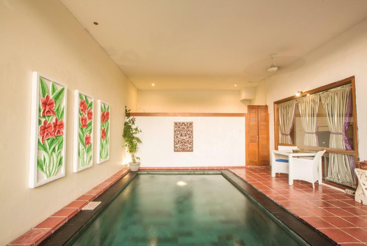 Marbella Pool Resor