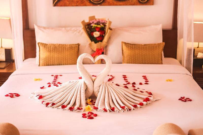 Marbella Pool Resor 4*
